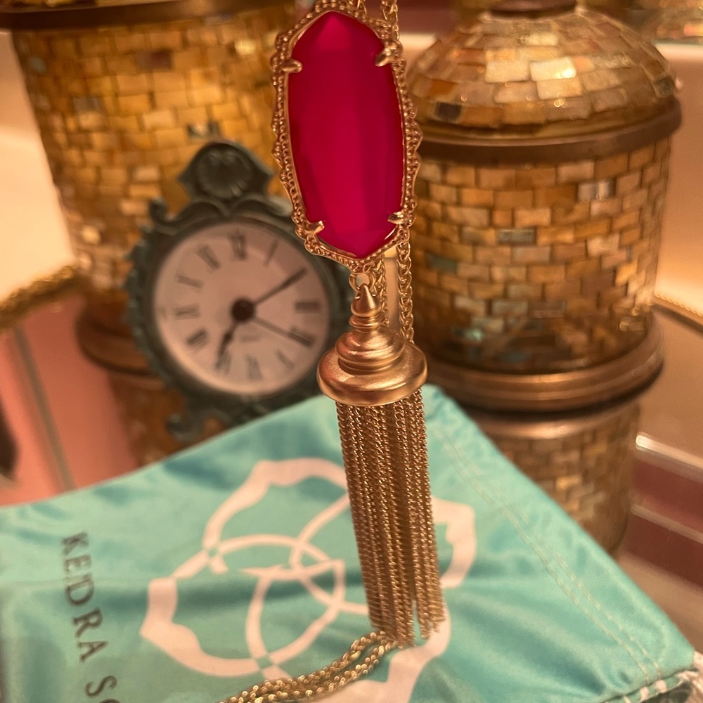 Kendra Scott Everly in Pink Agate - Picture 2 of 9